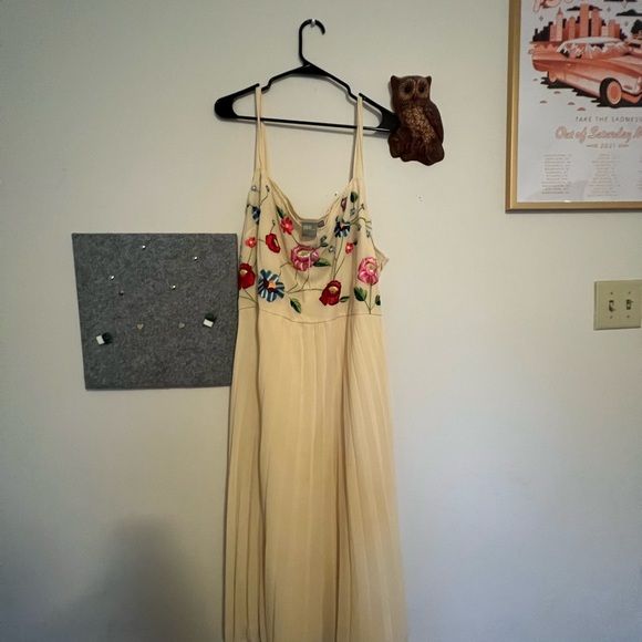 ASOS Curve Dresses & Skirts - Beautiful embroidered dress from ASOS, light fabric, airy, lined